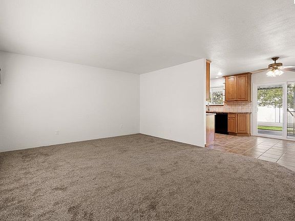 4th image of 484 S 41st Ave