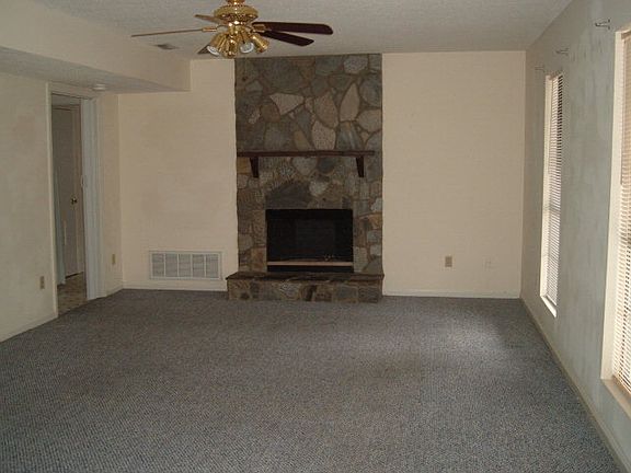2nd image of 540 Palm Dr S