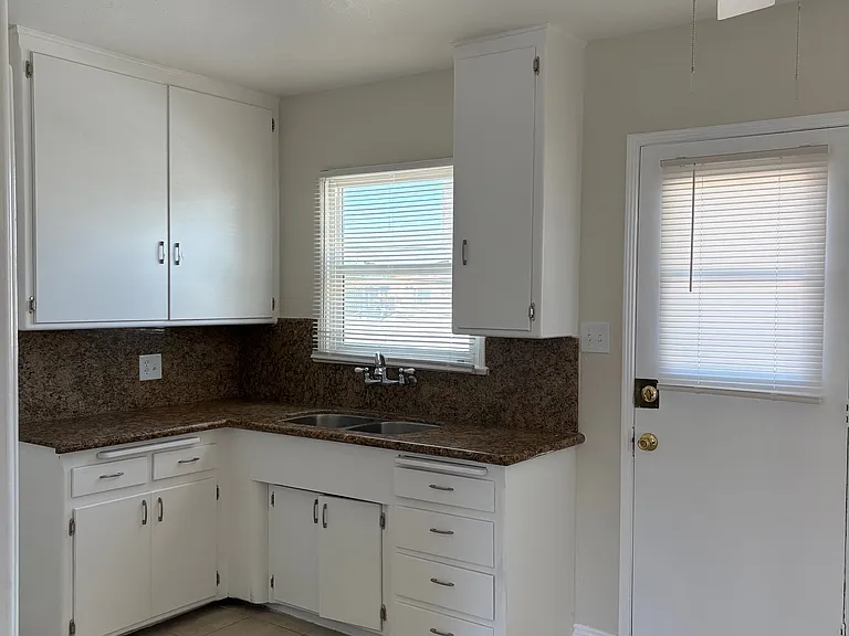 3571 Beechwood Ave #K — Photo 1