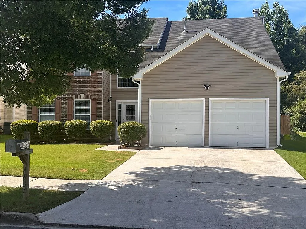 4 bed, 2.5 bath, 2177 sqft, $2,950 — Photo 1