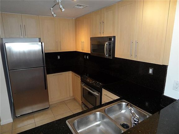 3rd image of 511 SE 5th Ave APT 718