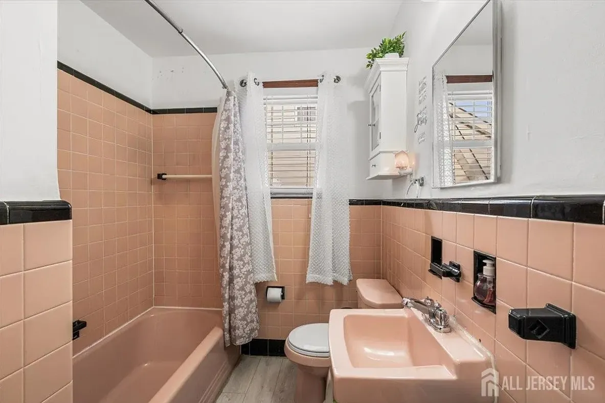 2 bed, 1188 sqft, $2,300 — Photo 4