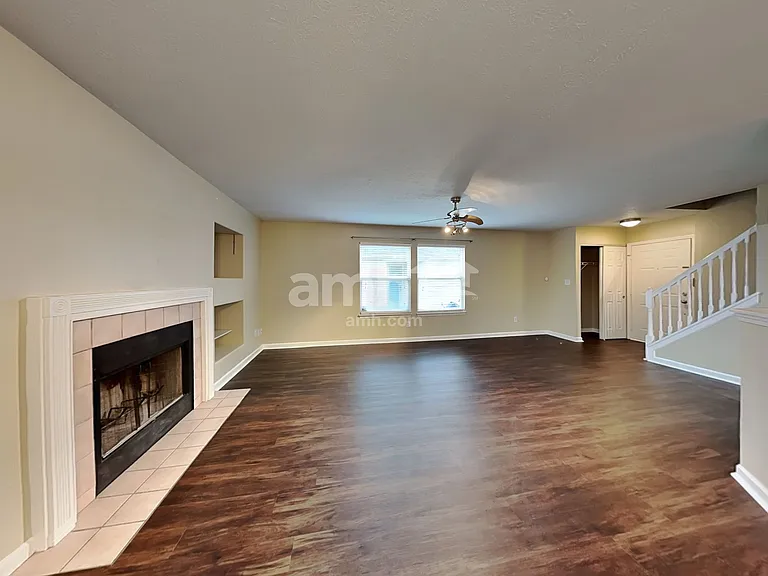 551 Grabill Dr — Photo 7