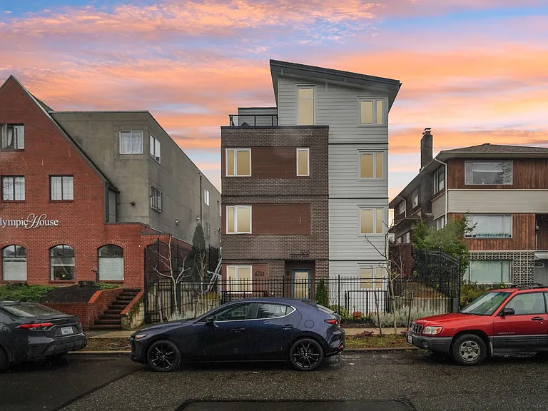 Modern Studio Living Just Steps from UW The Row Apartments — Photo 43
