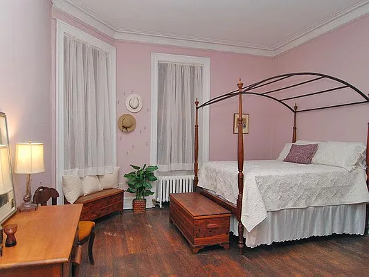 Sold by Sotheby's International Realty | media 10