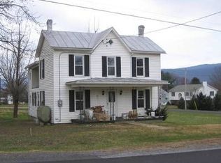 703 8th St, Shenandoah, VA 22849