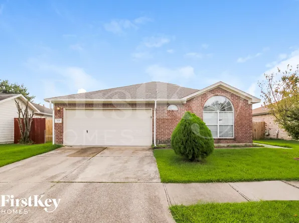 3218 Red Cedar Dr, Baytown, TX 77521