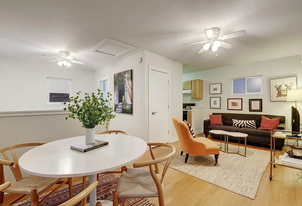 Studio, 400 sqft, $1,500 — Photo 2