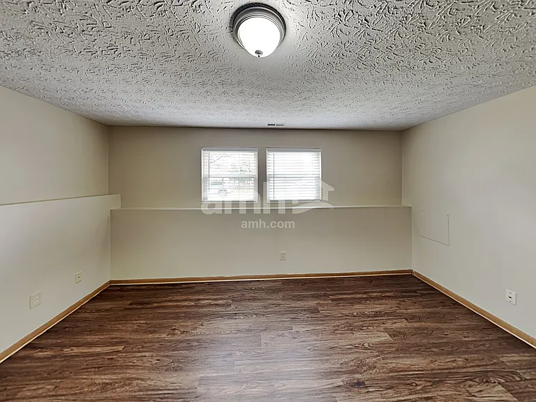 6811 Magdalena Ln — Photo 18