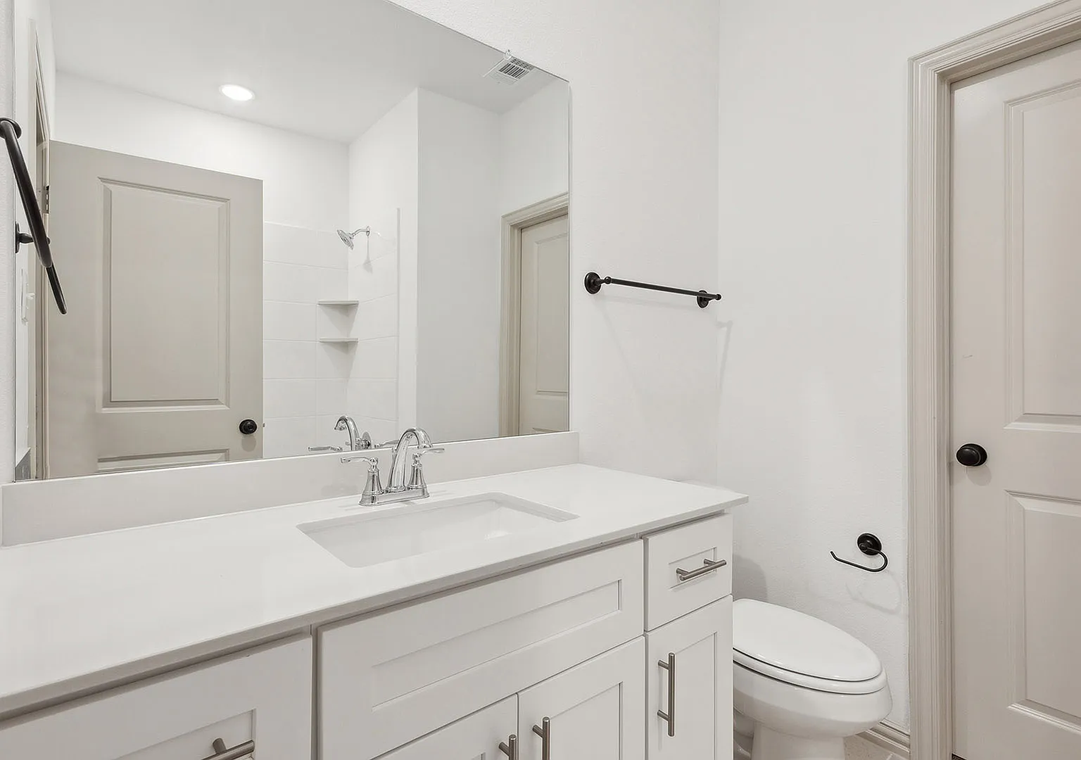 2 bed, 1092 sqft, $2,100 — Photo 3