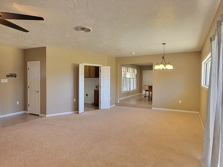 1515 S Abilene Ave — Photo 12