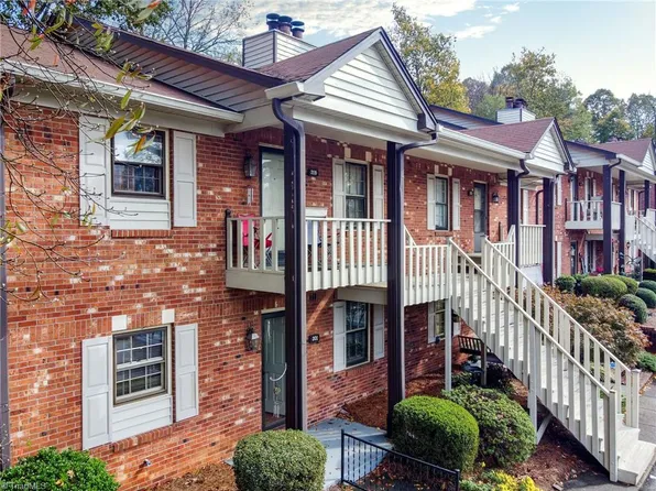 201 Olde Vineyard Ct, Winston Salem, NC 27104