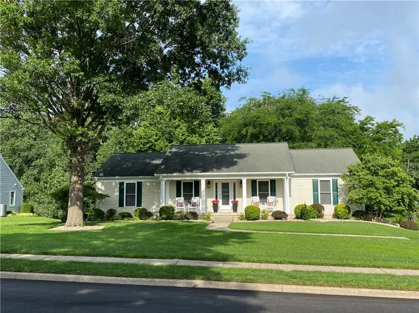2236 University Dr, Charleston, IL 61920