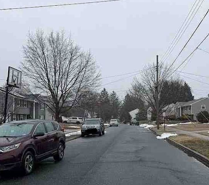 Exterior Neighborhood (street photo)