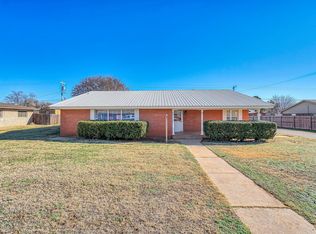 14 E Anchor Dr, Sayre, OK 73662