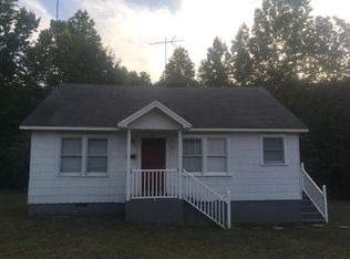 17 Walnut Ln, Travelers Rest, SC 29690