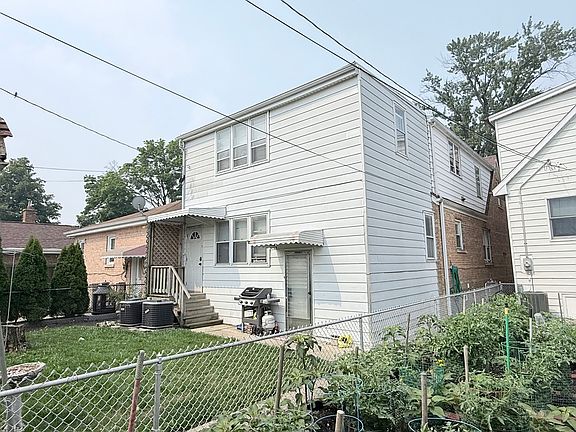 2nd image of 3907 N Nottingham Ave