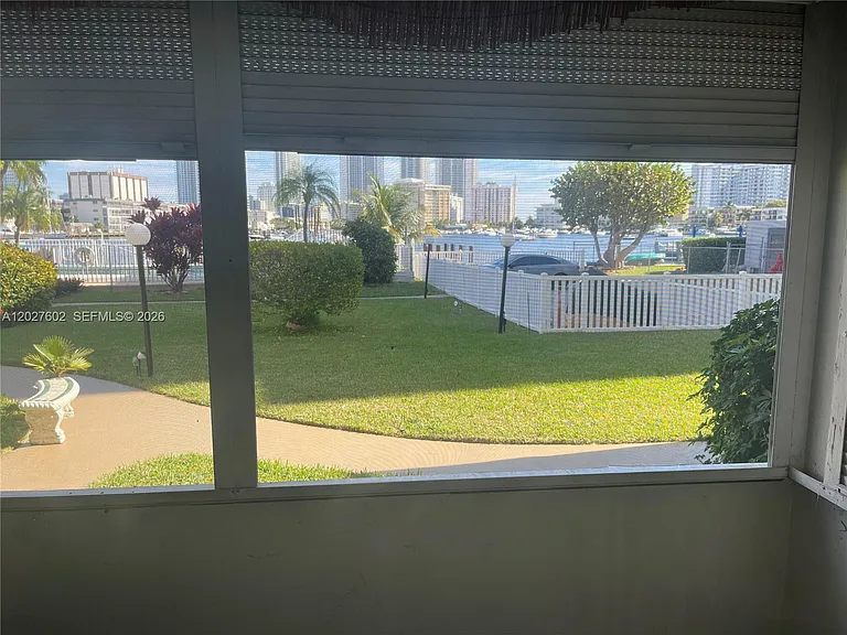 450 Golden Isles Dr #1H — Photo 14