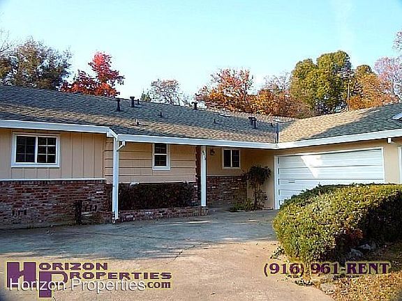 2nd image of 6013 Parkoaks Dr