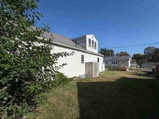 4th image of 3915 W Main St