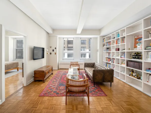 425 Park Avenue South image 1 of 9