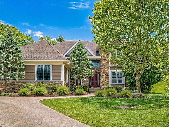 2nd image of 4881 Woods Edge Ln