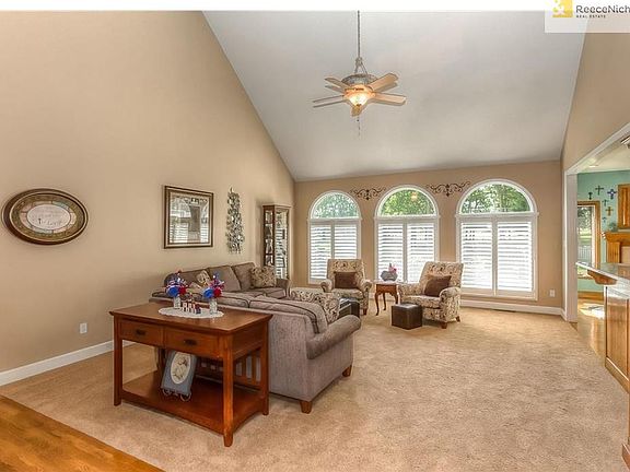 5th image of 2130 SW Park Ave