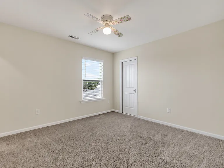 2112 Turling Way — Photo 37