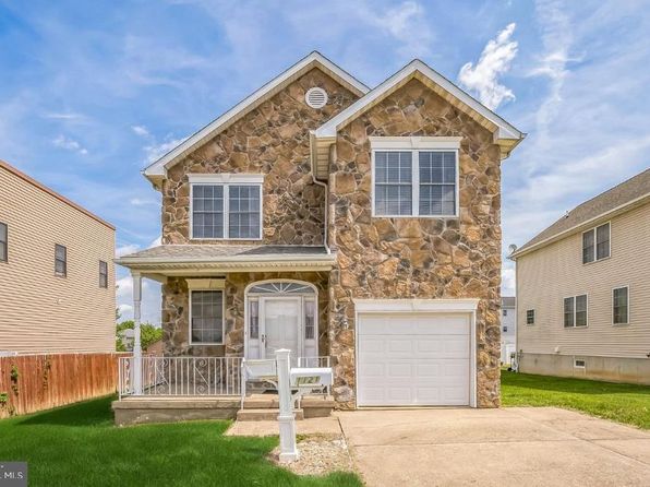 1121 Gregg St, Philadelphia, PA 19115