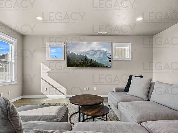 86" TV shown in photo, will leave TV mount upon request