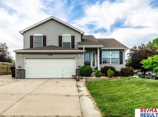 17702 Edna St, Omaha, NE 68136