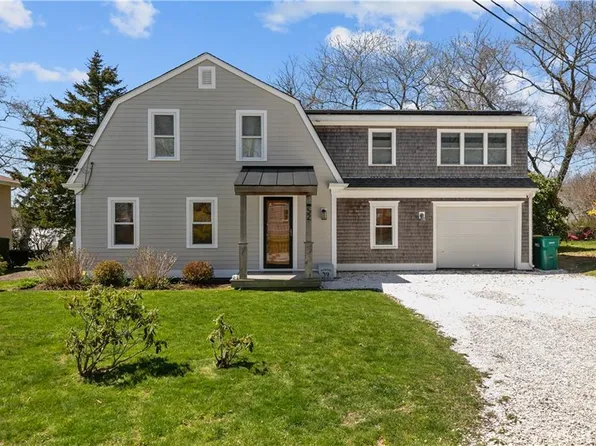 52 Ladeira Ave, Portsmouth, RI 02871