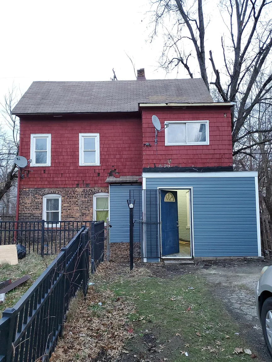 2203 E 90th St photo 1