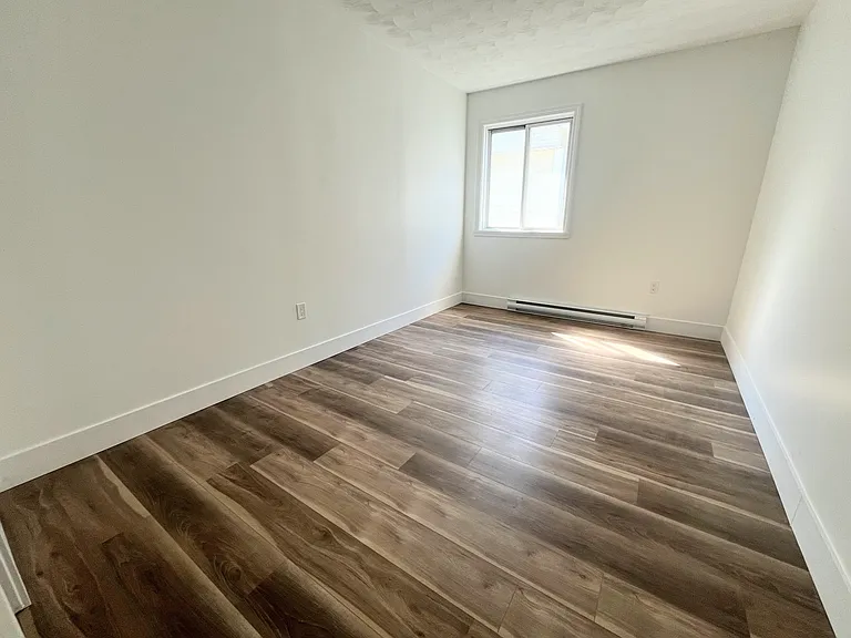 331 Victoria St — Photo 5