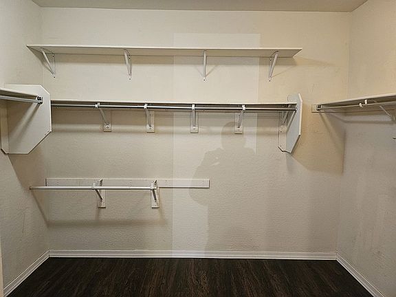 Master bdrm walkin closet