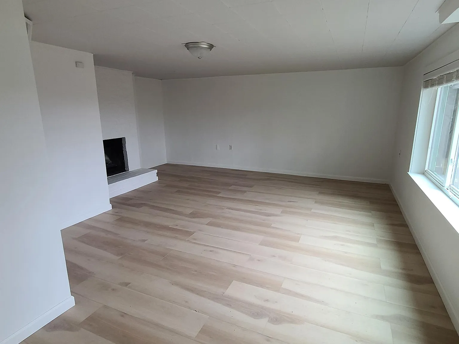 10502 Victory Ln NE — Photo 1