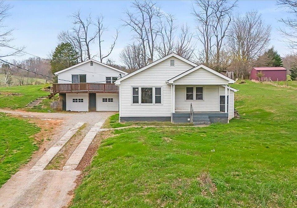 1st image of 592 Emmett Rd