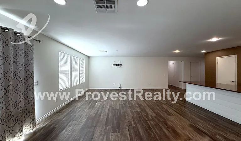 15946 Silvertip Way — Photo 8