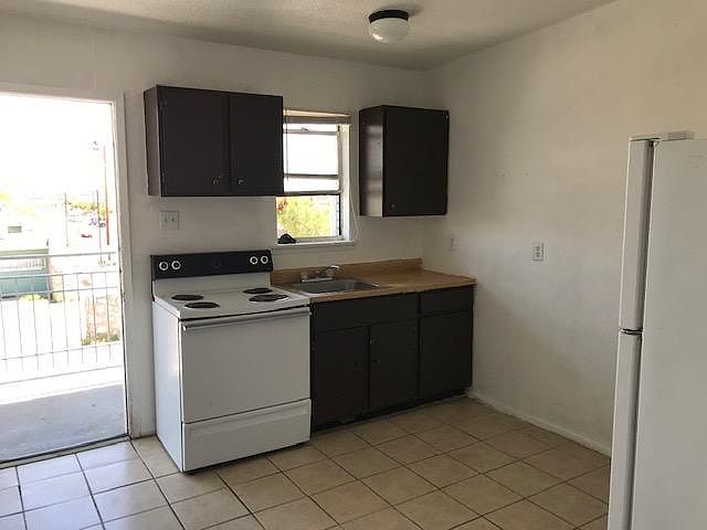 1st image of 4421 Sunrise Ave #4