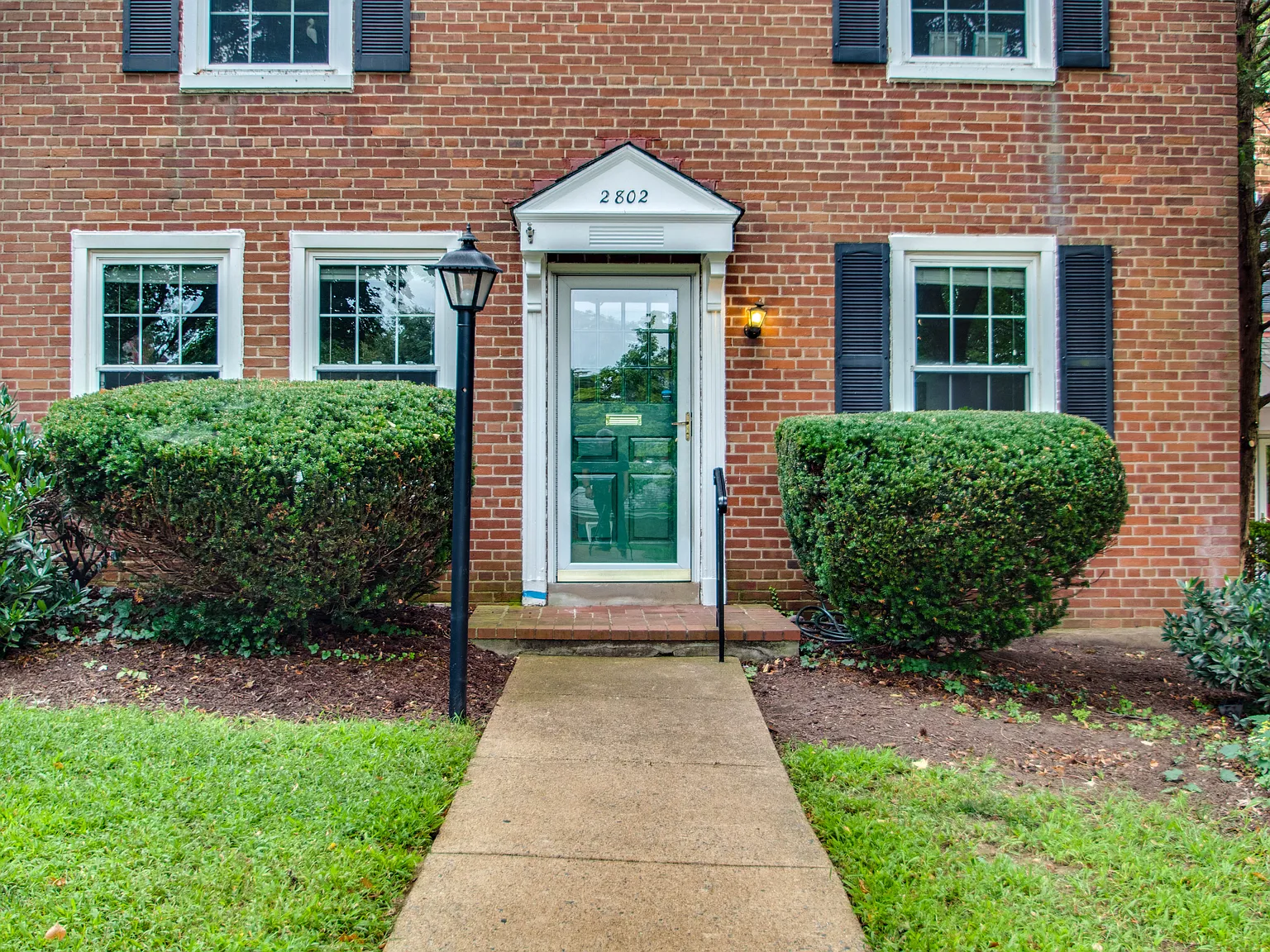 2 bed, 895 sqft, $2,550 — Photo 2