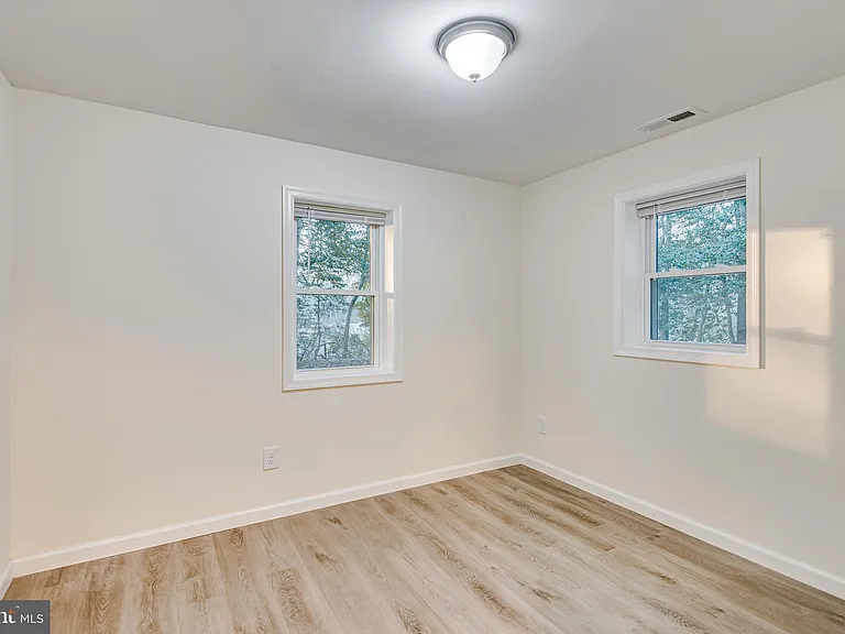 1558 Bay Head Rd — Photo 19