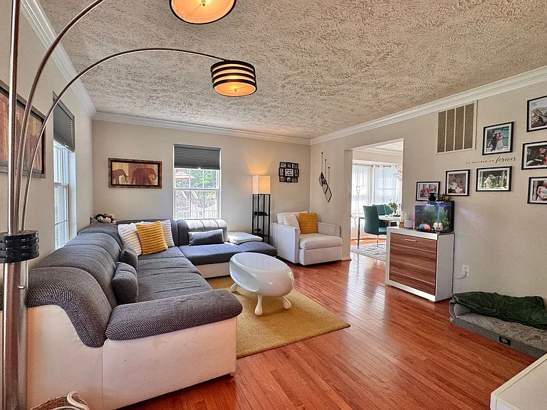 69 Spring Lake Dr — Photo 5
