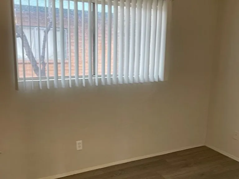 Craycroft1402-1404 — Photo 11