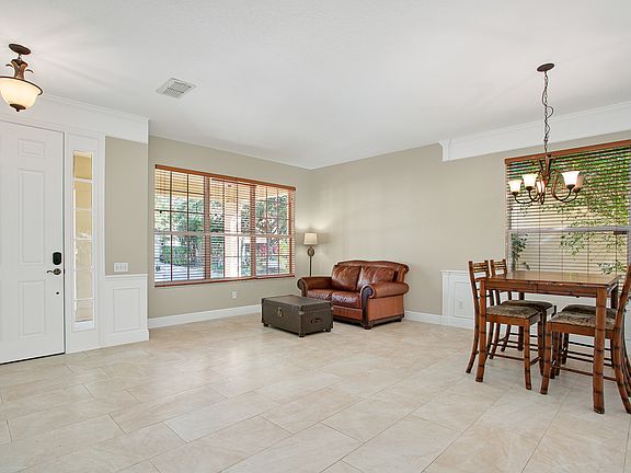 4th image of 8838 Abbotsbury Dr