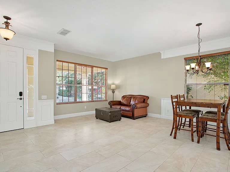 8838 Abbotsbury Dr — Photo 4