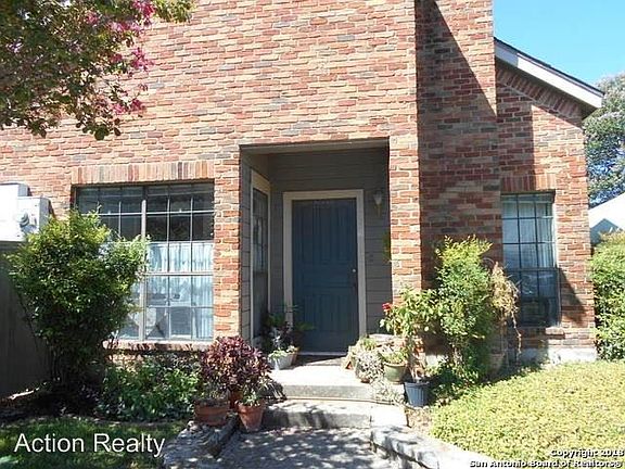 2nd image of 5 Chapel Hill Cir