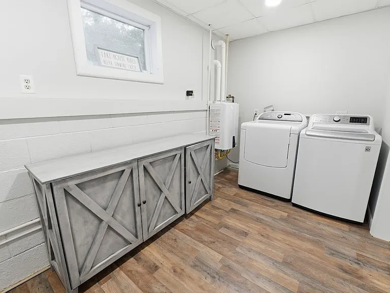 376 Peachtree Dr — Photo 44