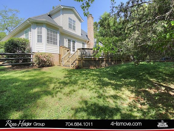 3rd image of 8800 Hollybrook Ln