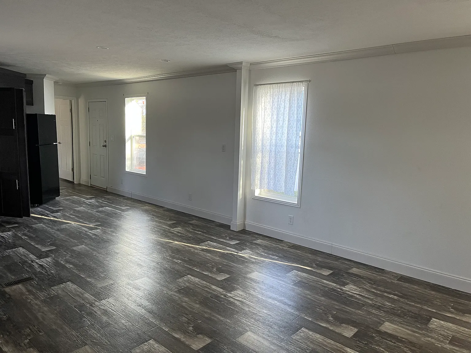 3 bed, 1200 sqft, $1,100 — Photo 3