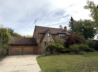 364 State St, Marinette, WI 54143